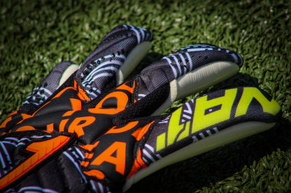 GUANTES DE PORTERO RINAT P1AY INSANE PRO