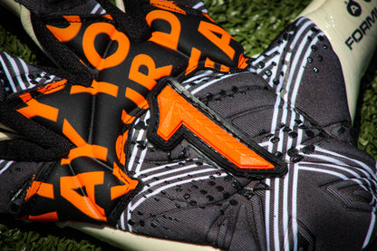 GUANTES DE PORTERO RINAT P1AY INSANE PRO