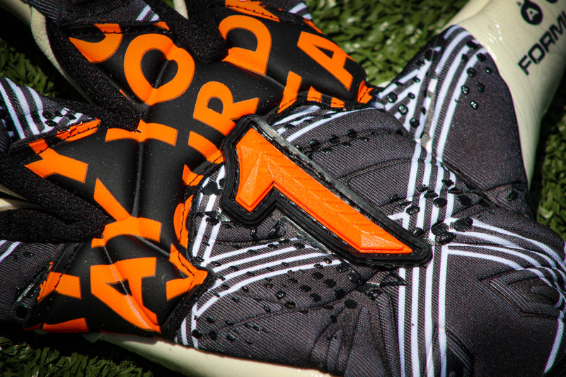 Cargue la imagen en el visor de la galería, GUANTES DE PORTERO RINAT P1AY INSANE PRO
